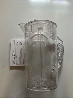 The Pampered Chef Quick Stir 2 qt Pitcher Polka dots Clear